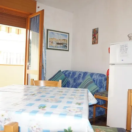 アパート App. Con Piscina Condominiale Ginestrino B24 *